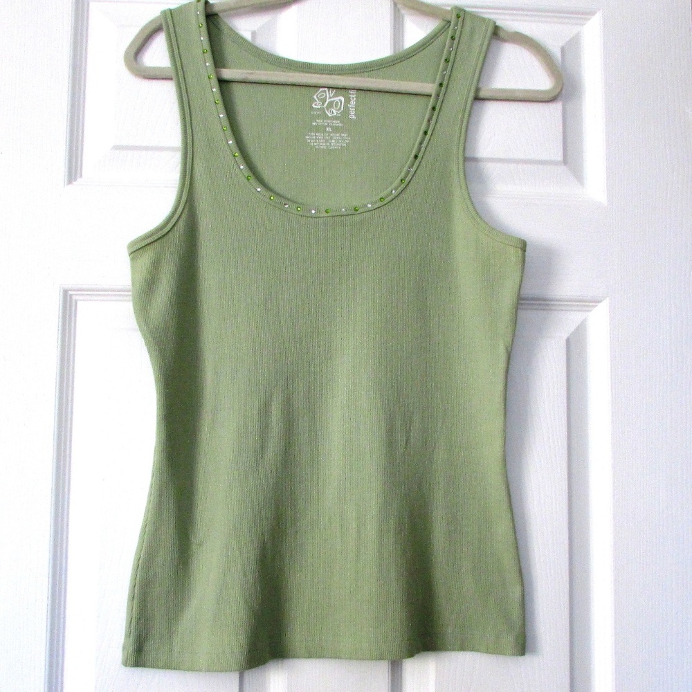 4/$20 🌸 Perfect Fit Green Embellished Tank Top